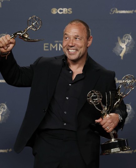 从“混沌”中剖开成长困局：评《混沌少年时》的三重叩问